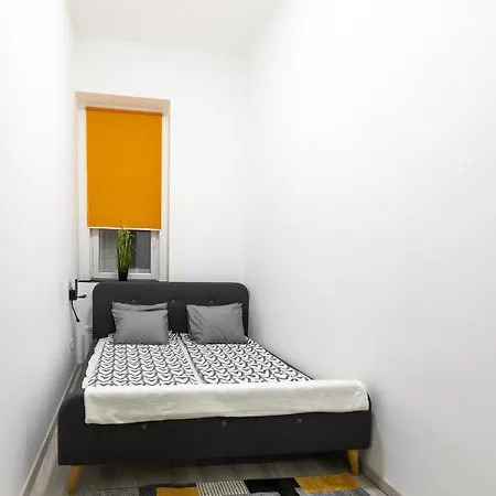 Apartment Wesselenyi 40 *